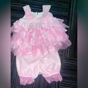 Isabella and Chloe two piece set ruffle lace pants top size 6 months outfit